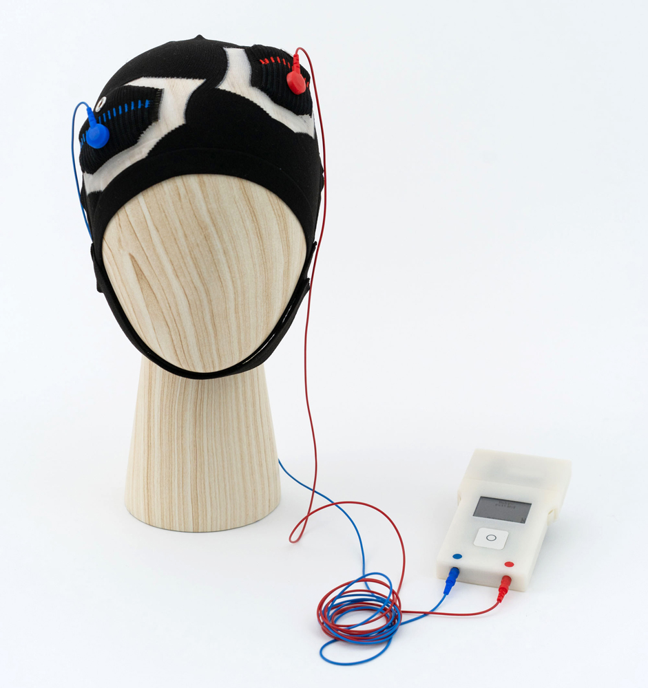 DC-STIMULATOR with tDCS cap